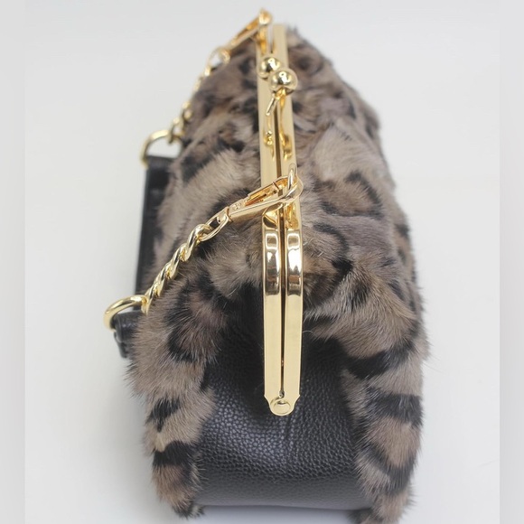 Leopard Print Genuine Mink Fur KISS-lock Handbag with Gold Chain - Picture 5 of 8